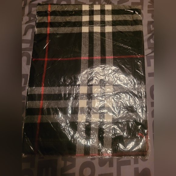 Scarfs - Picture 2 of 2